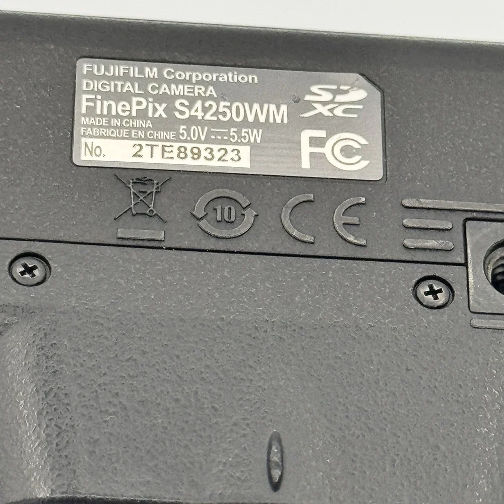 Fujifilm FinePix S4250 14MP Digital‎ Camera 24x Zoom Tested Box Manual Bundle